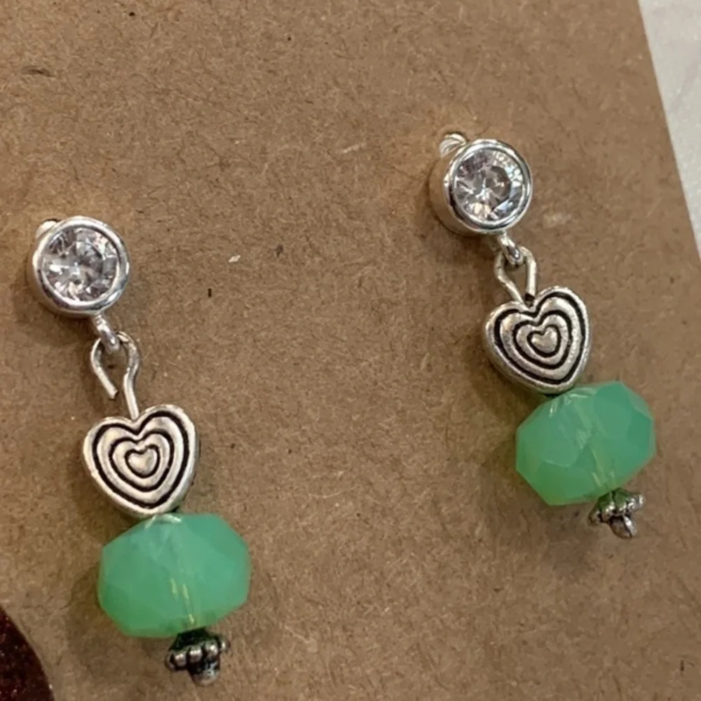 💐5/25 heart bead Green faceted glass crystal silver tone dangle drop victorian